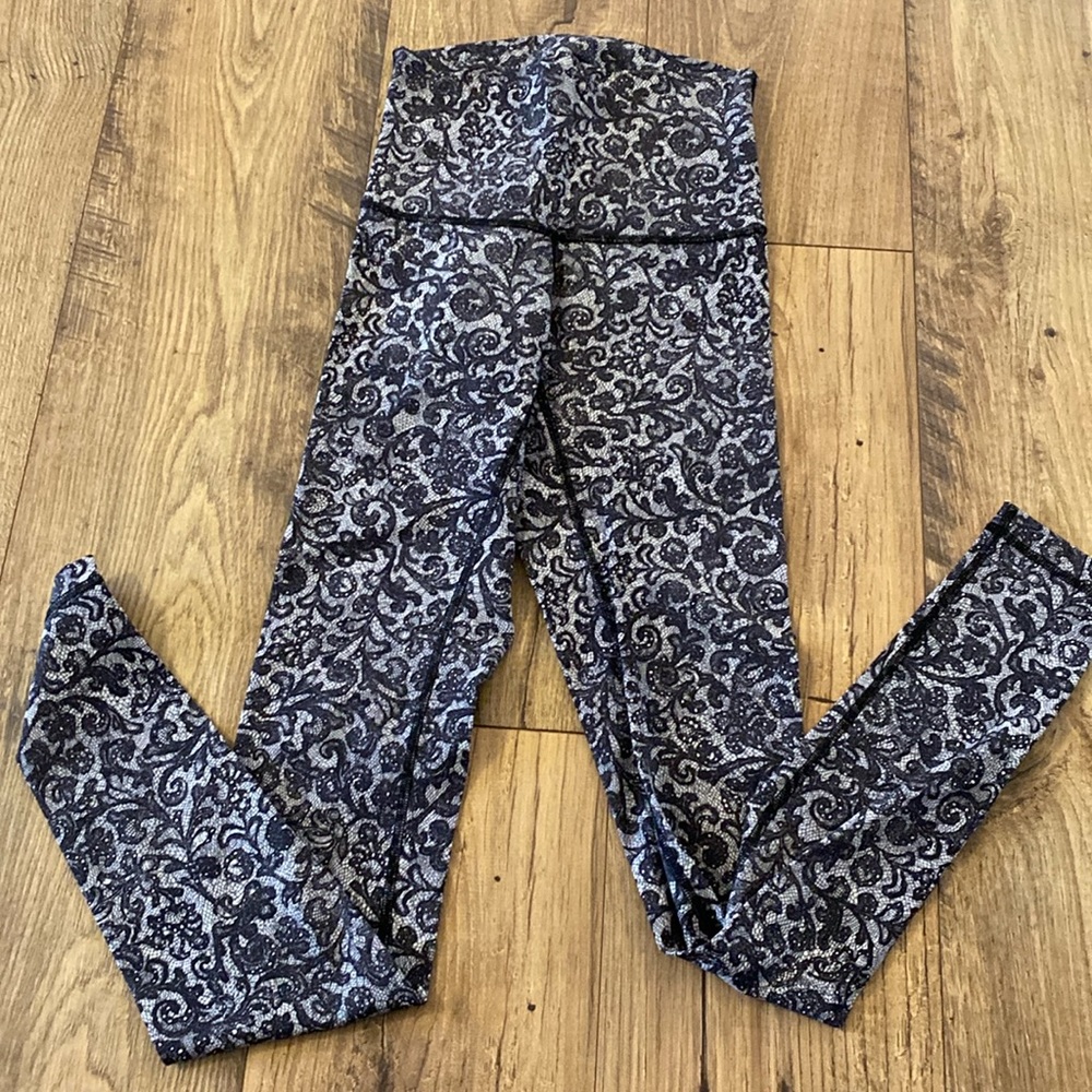 EUC Lululemon Lace Leggings, Luxtreme, Sz 4
